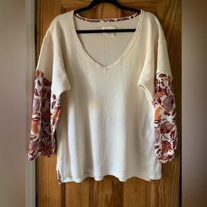 Anthropologie long sleeved top in size S